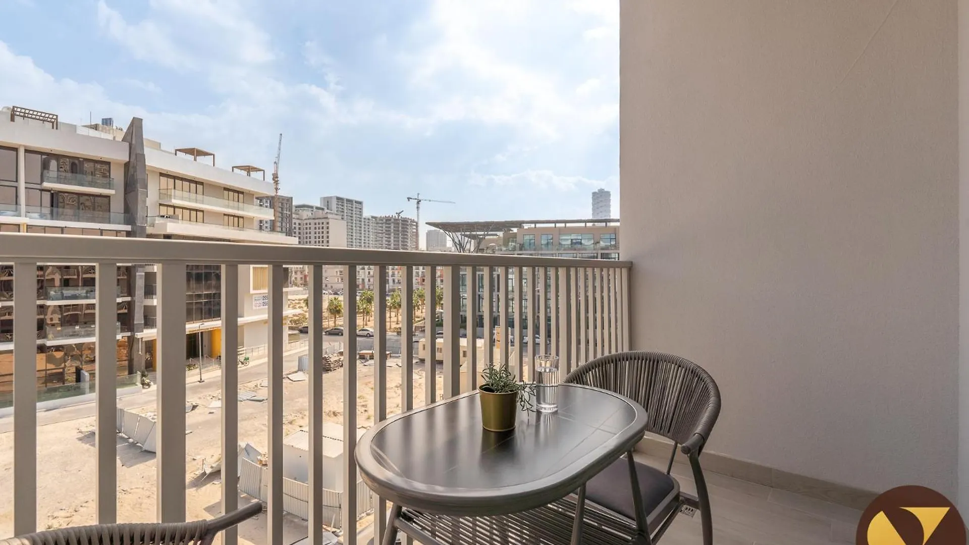 Apartment Vogue Luma22 Jvc 5 Mins Circle Mall & 12 Mins Emirates Mall Dubai