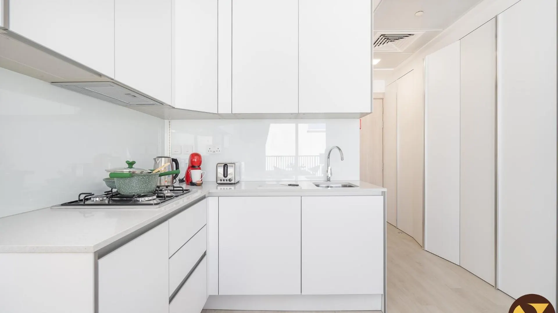 Apartment Vogue Luma22 Jvc 5 Mins Circle Mall & 12 Mins Emirates Mall Dubai United Arab Emirates