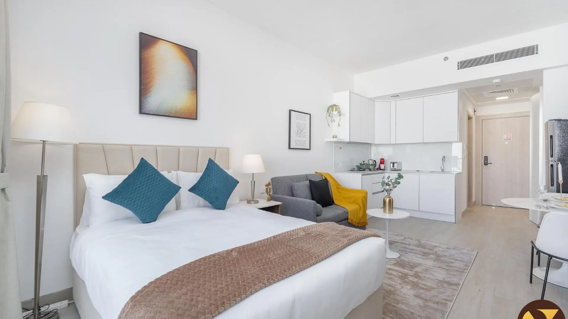 Apartment Vogue Luma22 Jvc 5 Mins Circle Mall & 12 Mins Emirates Mall Dubai